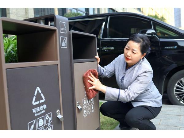 日常保潔外包的五大優(yōu)勢，為何越來越多的企業(yè)選擇外包保潔？